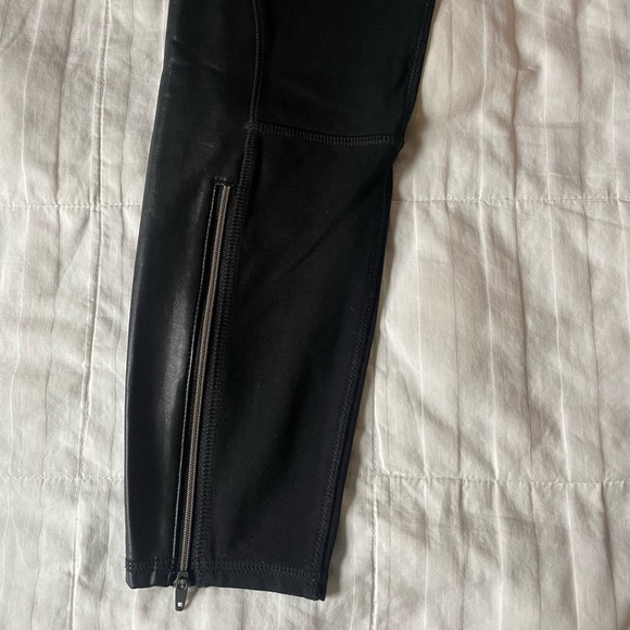 NWOT Athleta black Moto skinny pant with accents Med - Picture 4 of 8